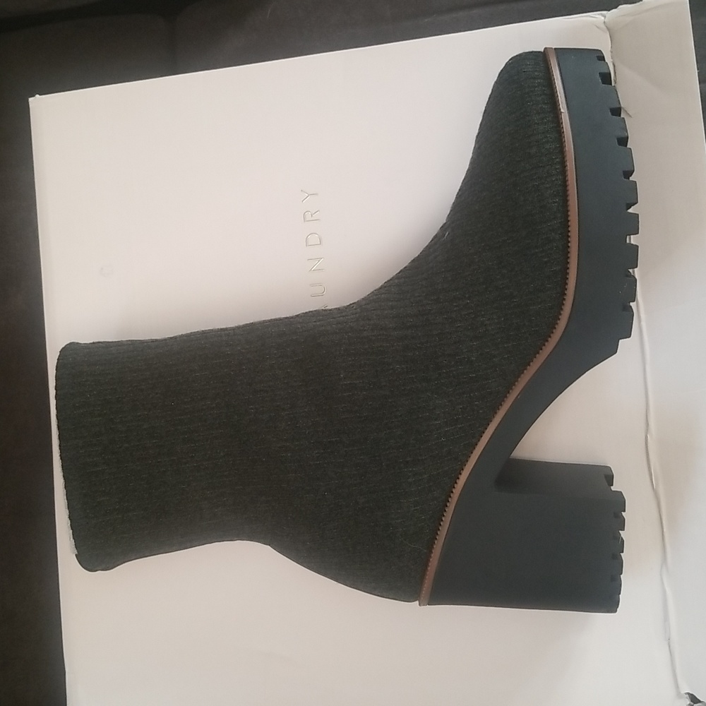 Pull on boot